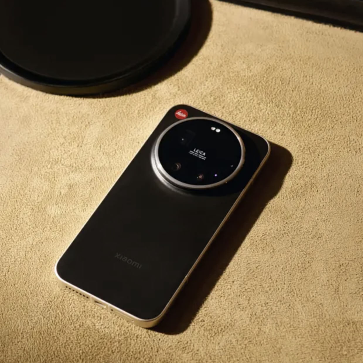 [Pachet] Leica Leitzphone Telefon Mobil 16GB RAM 1TB Sistem Foto Avansat + Xiaomi 120W Incarcator Rapid cu Cablu USB-C 1 m Alb