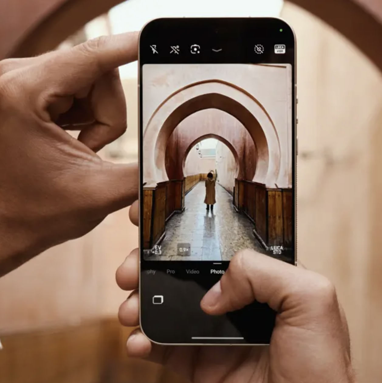 [Pachet] Leica Leitzphone Telefon Mobil 16GB RAM 1TB Sistem Foto Avansat + Xiaomi 120W Incarcator Rapid cu Cablu USB-C 1 m Alb
